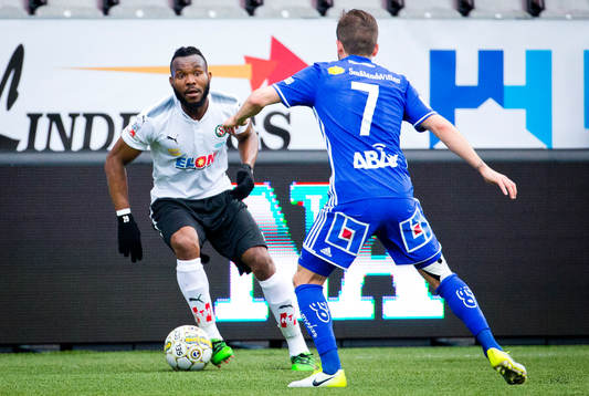 Örebros Michael Junior Omah och Sundsvalls Kristinn