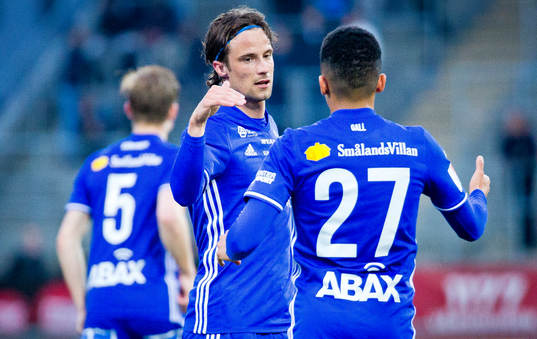 Sundsvalls Linus Hallenius gör 0-2 och jublar med Romain