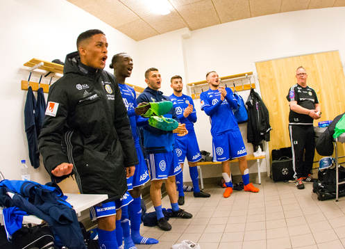 Sundsvallsspelarna jublar i omklädningsrummet