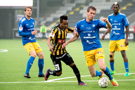Häckens Gustav Berggren och Halmstads Marcus Johansson