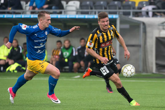 Halmstads Andreas Bengtsson och Häckens Shkodran Maholli