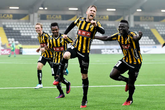 Häckens Rasmus Lindgren jublar