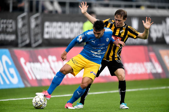 Halmstads Sead Haksabanovic och Häckens Joel Andersson