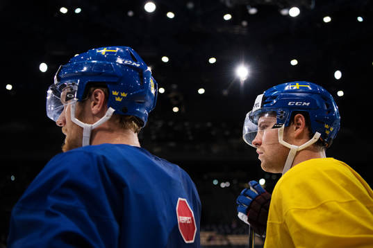 Gabriel Landeskog och Oscar Lindberg på Sveriges