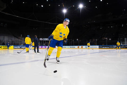 Nicklas Bäckström på Sveriges ishockeylandslags träning