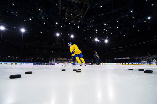 Marcus Krüger på Sveriges ishockeylandslags träning
