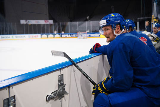 Anton Strålman på Sveriges ishockeylandslags träning
