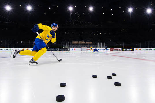 Bläddra bland fler bilder av Ishockey, ishockey-VM 2017, dag 13, träning Sverige