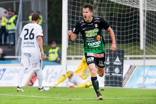 Bläddra bland fler bilder av Fotboll, Superettan, Varberg - GAIS