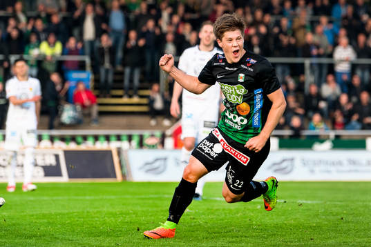 Varbergs Joel Palmqvist gör 6-1 och jublar