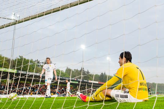 GAIS målvakt Damir Mehic deppar