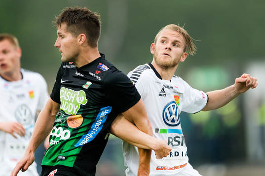 Varbergs Gabriel Altemark-Vanneryr och GAIS Niclas Andersén