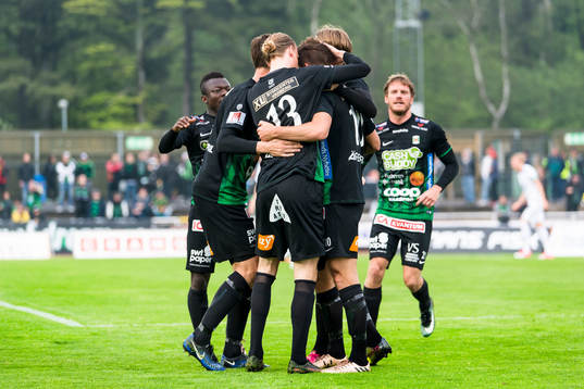 Varbergs spelare jublar