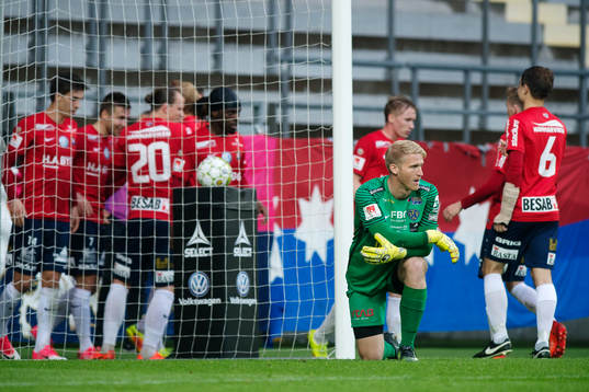 Falkenbergs målvakt Hampus Nilsson deppar