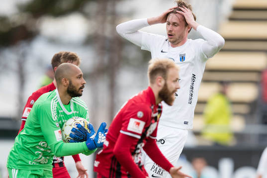 Sirius Daniel Jarl deppar efte missad målchans
