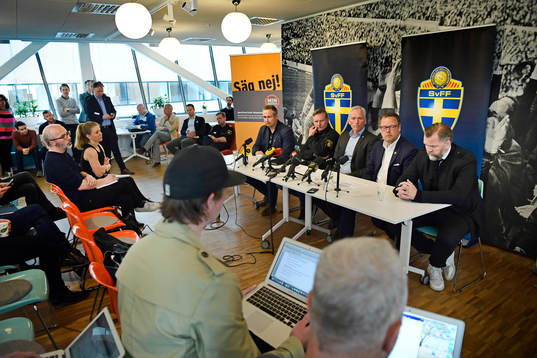 Mats Enquist, Svensk Elitfotboll SEF, Fredrik Gårdare,