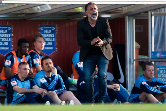 Djurgårdens tränare Özcan Melkemichel