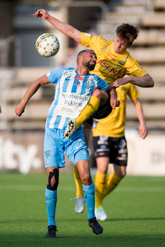 AFC Eskilstunas Ferid Ali och Elfsborgs Simon Olsson