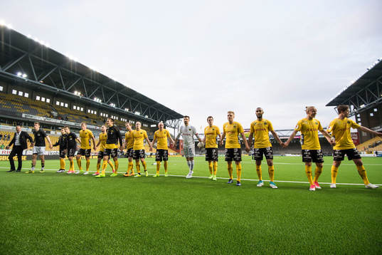 Elfsborgs spelare tackar supportrarna