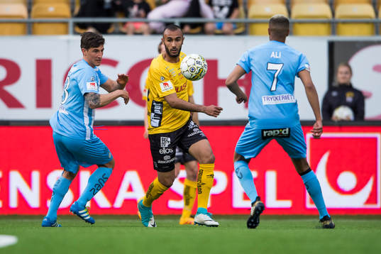 Elfsborgs Issam Jebali och AFC Eskilstunas Thomas Piermayr