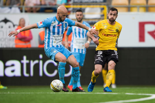 Elfsborgs Emir Bajrami och AFC Eskilstunas Zourab