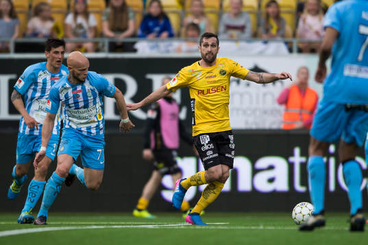 Elfsborgs Emir Bajrami och AFC Eskilstunas Zourab