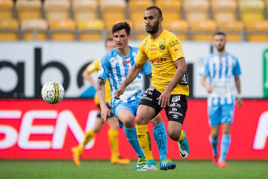 Elfsborgs Issam Jebali och AFC Eskilstunas Thomas Piermayr