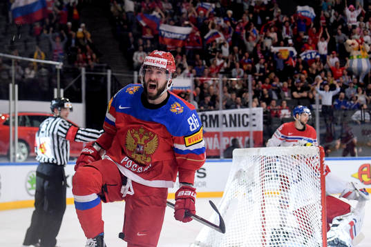 Rysslands Nikita Kucherov jublar