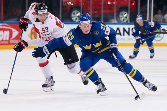 Schweiz Christian Marti och Sveriges William Nylander