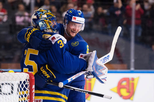 Sveriges målvakt Henrik Lundqvist och Anton Strålman