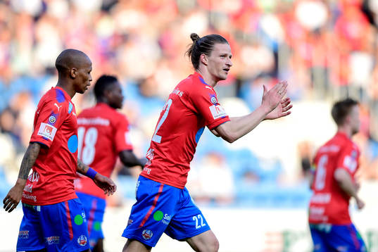 Helsingborgs Bradley Surprise Ralani och Jesper Lange jublar