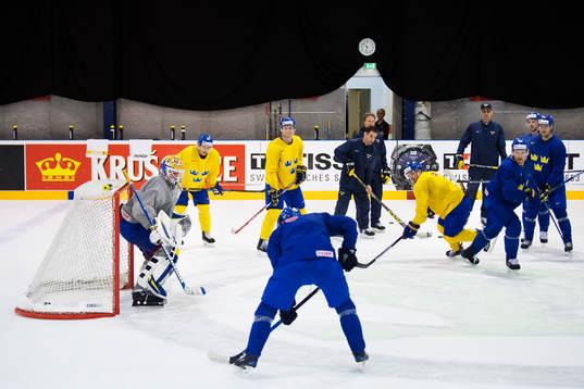 Generell vy över Sveriges ishockeylandslags träning