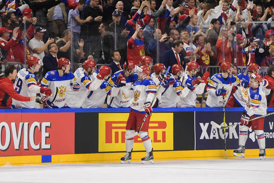 Rysslands spelare jublar