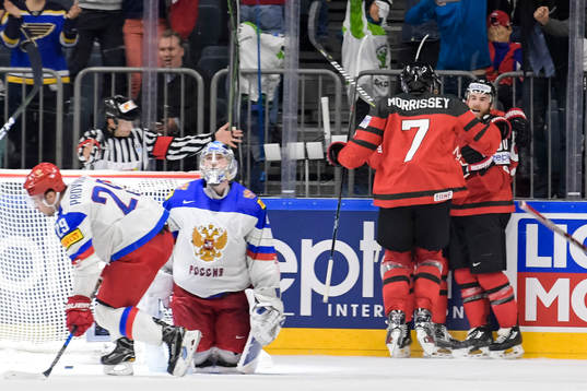 Rysslands Ivan Provorov och målvakt Andrei Vasilevski