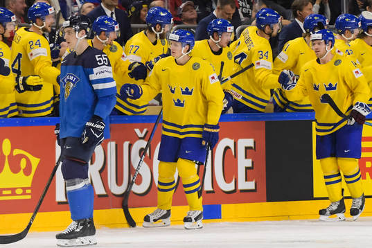 Finlands Joonas Kemppainen deppar samtidigt som Sveriges