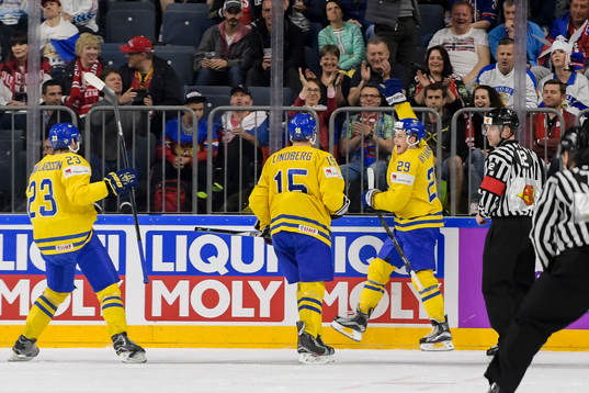 Sveriges Oliver Ekman Larsson, William Nylander och Oscar