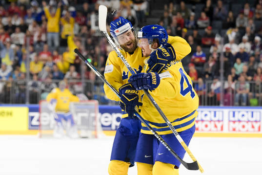 Sveriges Victor Hedman och Joakim Nordström jublar