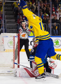 Sveriges Marcus Krüger jublar när Joakim Nordström (ej i