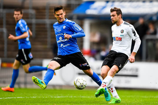 Halmstads Ivo Pekalski och Örebros Filip Rogicunder