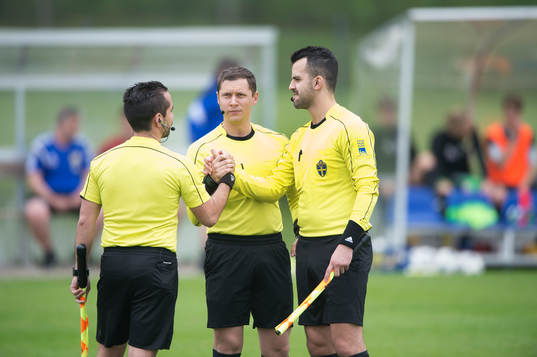 Bläddra bland fler bilder av Fotboll, division 2, IFK Hässleholm - Nybro