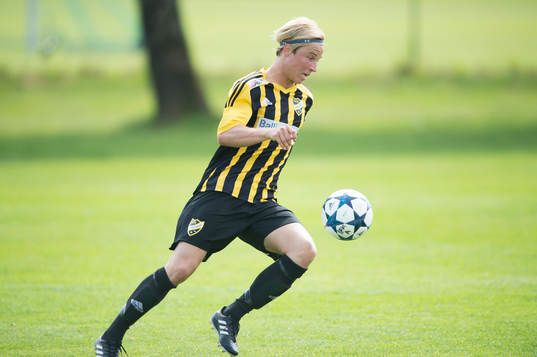IFK Hässleholms Gustaf Lindroth i matchen i division 2