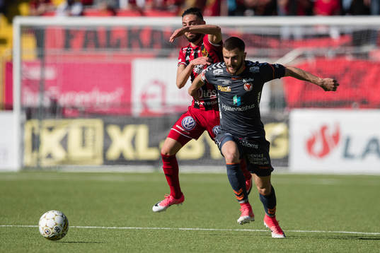 Kalmars Filip Sachpekidis mot Östersunds Gabriel Somi