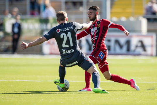 Östersunds Gabriel Somi mot Kalmars Anton Maikkula