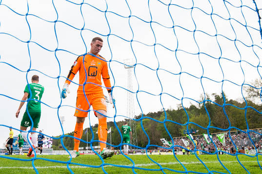 Hammarbys målvakt Ögmundur Kristinsson deppar