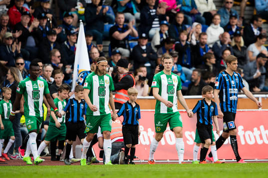 Hammarbys Joseph Aidoo, Björn Paulsen och Richard Magyar