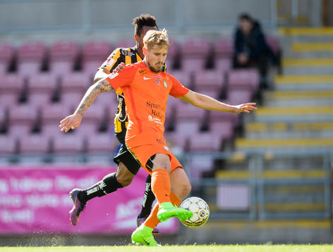 AFC Eskilstunas Daniel Björnquist och Häckens Nasiru
