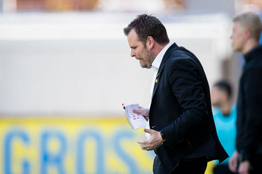 Häckens tränare Mikael Stahre reagerar