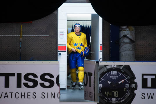 Jonas Brodin på Sveriges ishockeylandslags matchvärmning