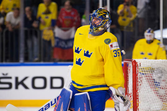 Sveriges målvakt Henrik Lundqvist på uppvärmningen