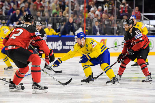 Sveriges Gabriel Landeskog och Kanadas Claude Giroux
